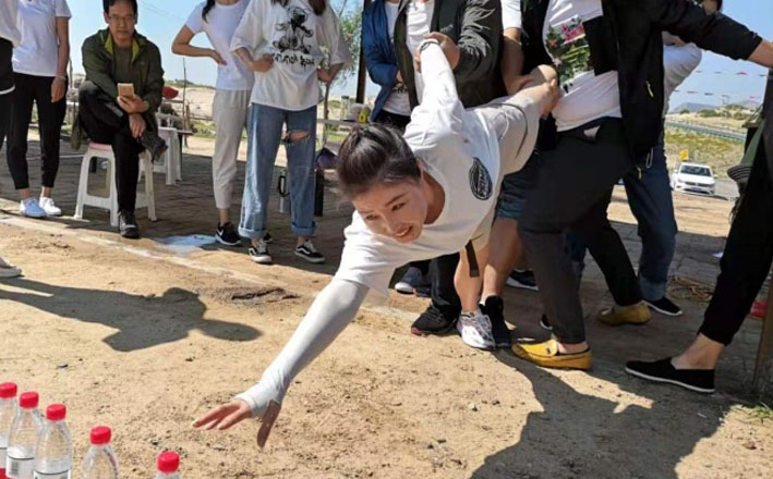 AGGAME光彩举办沙漠拓展活动 